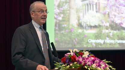 Harvey Perlman addresses students at Zhejiang University City College on June 15. During a visit to Hangzhou, China, Perlman and Wu Jian, president of Zhejiang University, discussed ways to expand the partnership degree program between the two universities.