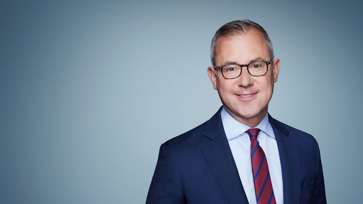 Jeff Zeleny, CNN correspondent, is photographed on a grayish-blue background.