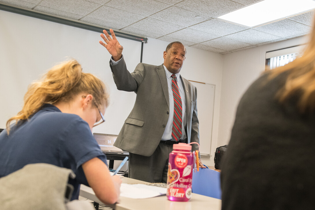 Lincoln City Council member Bennie Shobe speaks with students in the Elect to Serve pop-up course about his experiences in public office.