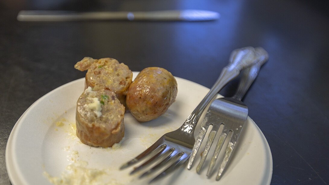 The jalapeño popper bratwurst recipe features jalapeño peppers, cheddar cheese, cream cheese, ham, bacon and a mix of spices. The recipe was developed by Faith Rasmussen, a graduate student who graduated in December 2018.