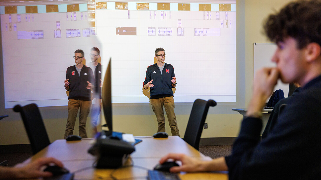 Students listen as Jeff O’Brien leads a special topics discussion in the Johnny Carson Center for Emerging Media Arts. O’Brien recently received the Office of the Executive Vice Chancellor’s Exceptional Service Award for his unwavering support for Professor Richard Endacott.