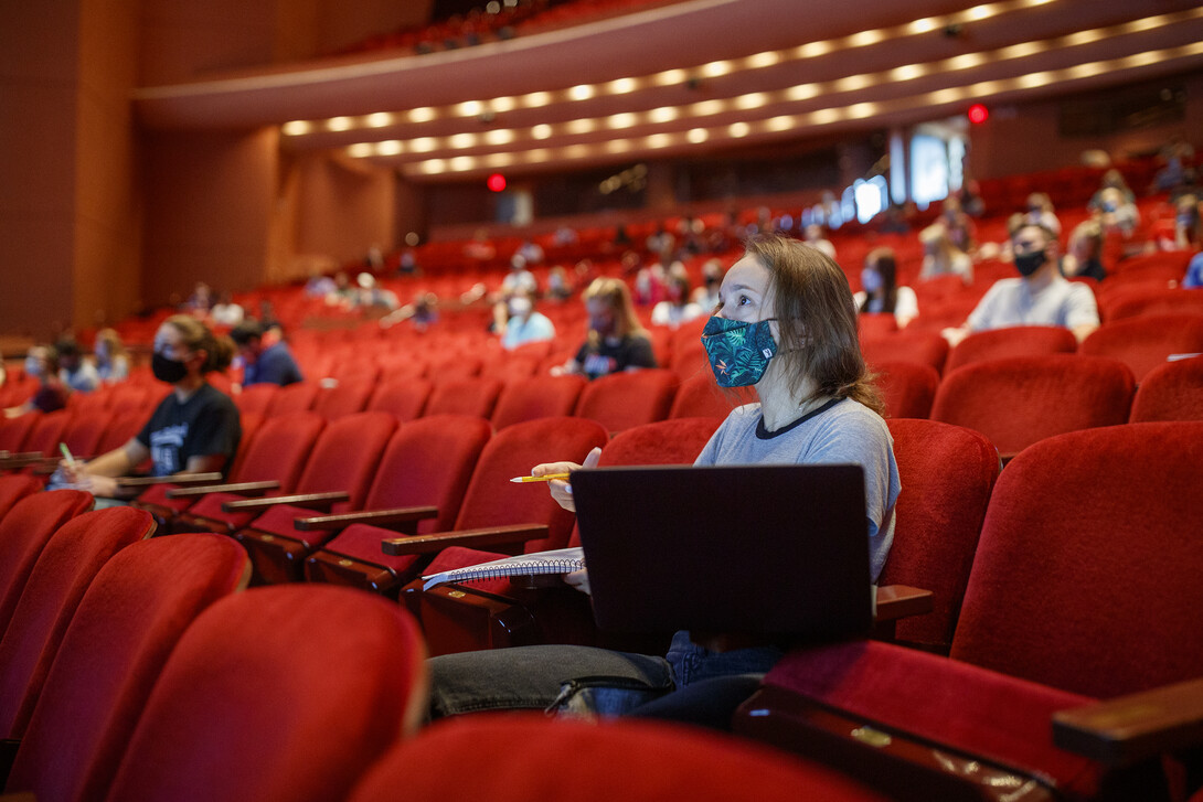 Students listen to lecturer Trisha Vickrey during her Organic Chemistry lecture in the Lied Center. 