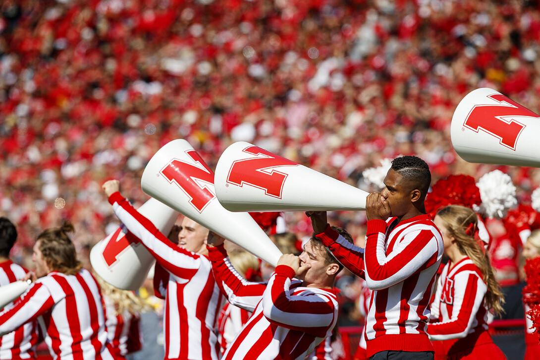 Ramarro Lamar — Cheer Squad