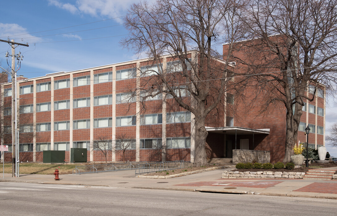 Photo of the front of Piper Hall at the University of Nebraska–Lincoln