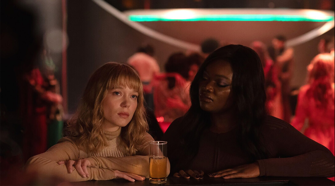 Léa Seydoux and Guslagie Malanda in The Beast (2023)