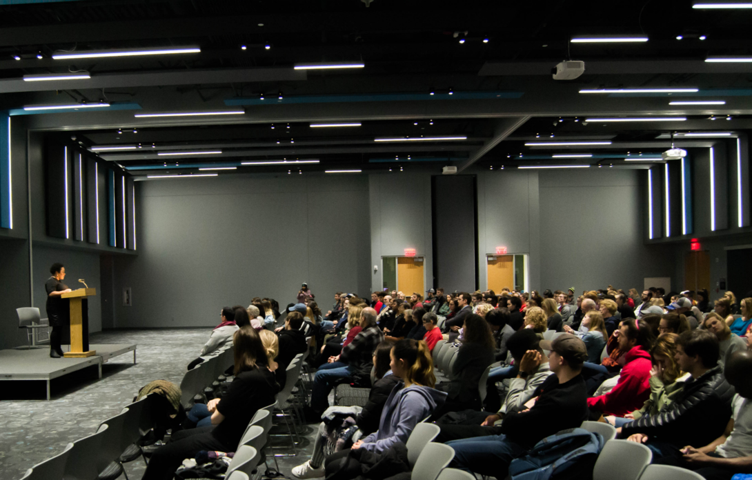 Yamiche Alcindor crowd